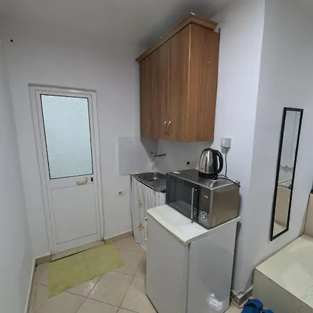 Zhizelle Xhamllik'Apartment Tirana Exterior photo