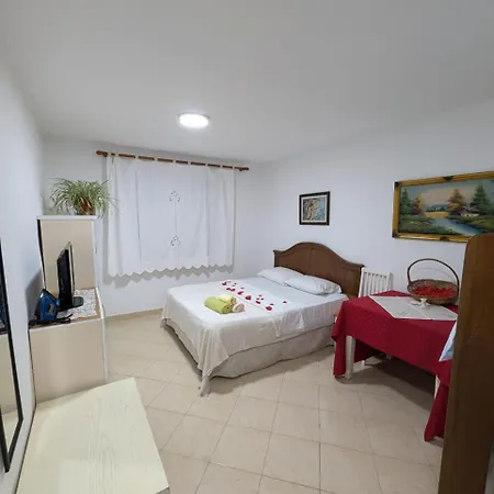 Zhizelle Xhamllik'Apartment Tirana Exterior photo