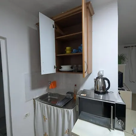 Zhizelle Xhamllik'Apartment Tirana Exterior photo
