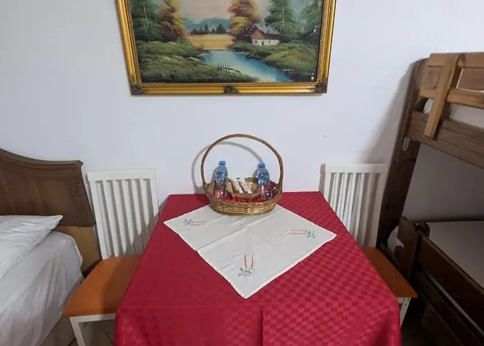 Zhizelle Xhamllik\'Apartment