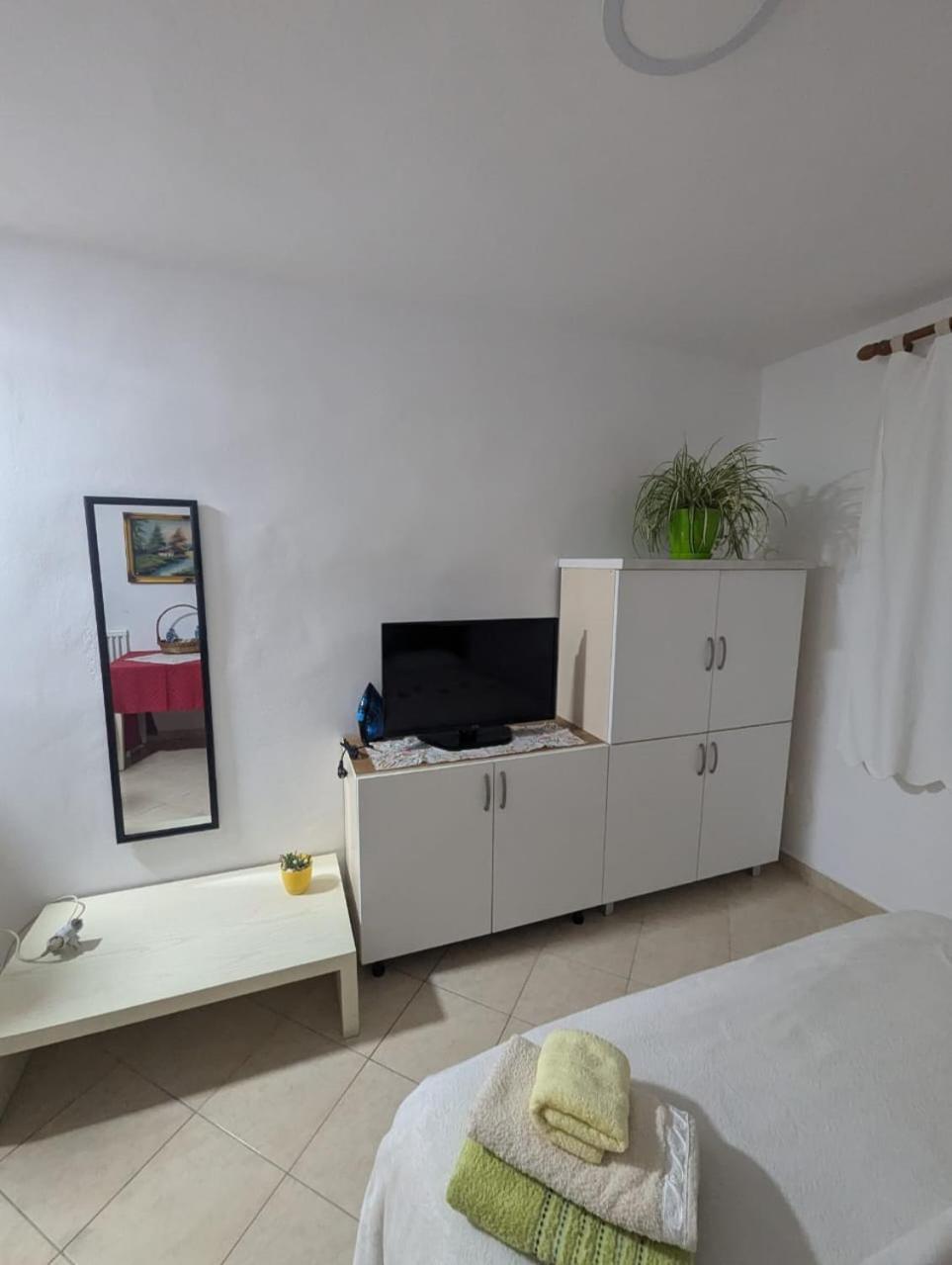 Appartamento Zhizelle Xhamllik'apartment